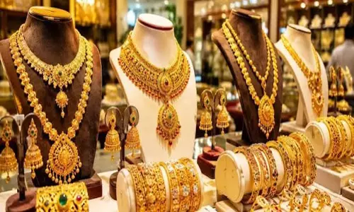सोना खरीदने वालों के लिए बड़ी खबर ₹1.35 लाख पहुंचा भाव जानें नए रेट