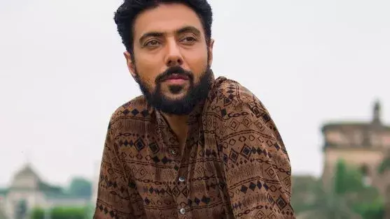 रणवीर बरार का संदेश: डर के बावजूद बढ़ना ही हिम्मत रणवीर बरार का संदेश: डर के बावजूद बढ़ना ही हिम्मत