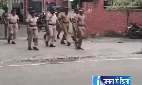 बिना कानूनी दस्तावेज जमीन ट्रांसफर करने का आरोप