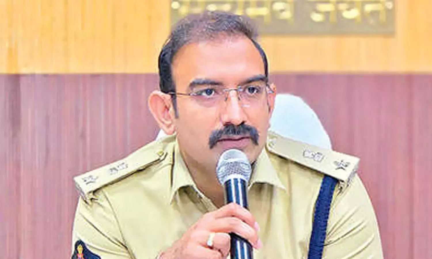 चित्तूर SP ने जनता से कहा, जवाब देने से पहले बैंक ट्रांज़ैक्शन मैसेज वेरिफ़ाई करें चित्तूर SP ने जनता से कहा, जवाब देने से पहले बैंक ट्रांज़ैक्शन मैसेज वेरिफ़ाई करें