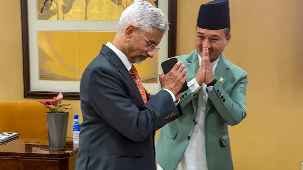द्विपक्षीय संबंधों पर चर्चा: जयशंकर ने की नेपाल के गृह मंत्री से मुलाकात द्विपक्षीय संबंधों पर चर्चा: जयशंकर ने की नेपाल के गृह मंत्री से मुलाकात