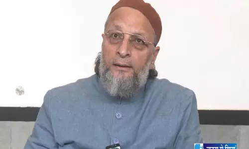 SIR को लेकर सियासी घमासान तेज ओवैसी ने सुप्रीम कोर्ट से मांगा हस्तक्षेप SIR को लेकर सियासी घमासान तेज ओवैसी ने सुप्रीम कोर्ट से मांगा हस्तक्षेप