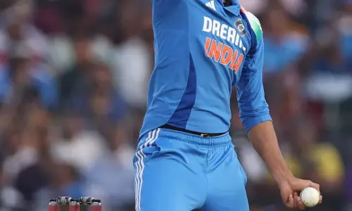 IND vs WI: अक्षर ने झटका विकेट IND vs WI: अक्षर ने झटका विकेट
