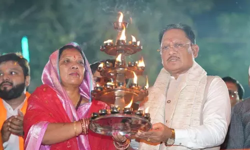 मुख्यमंत्री ने की महाआरती, प्रदेशवासियों की सुख-समृद्धि, खुशहाली और कल्याण की कामना मुख्यमंत्री ने की महाआरती, प्रदेशवासियों की सुख-समृद्धि, खुशहाली और कल्याण की कामना