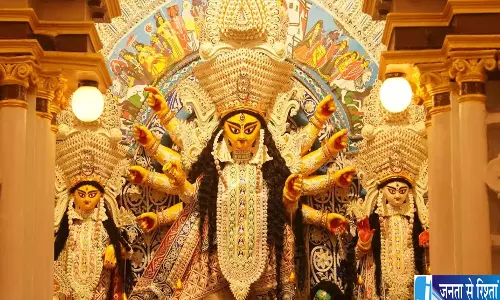 नवरात्रि में जरूर करें मां दुर्गा की आरती बरसेगी माता की कृपा नवरात्रि में जरूर करें मां दुर्गा की आरती बरसेगी माता की कृपा