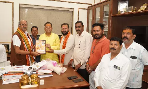 सांसद बृजमोहन अग्रवाल को दशहरा भूमिपूजन का निमंत्रण सांसद बृजमोहन अग्रवाल को दशहरा भूमिपूजन का निमंत्रण