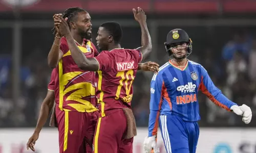 IND vs WI: भारत को डबल झटका, अभिषेक-नमन आउट IND vs WI: भारत को डबल झटका, अभिषेक-नमन आउट