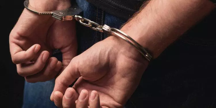 ओडिशा में मासूम बेटी से दुष्कर्म, पिता को आजीवन कारावास ओडिशा में मासूम बेटी से दुष्कर्म, पिता को आजीवन कारावास