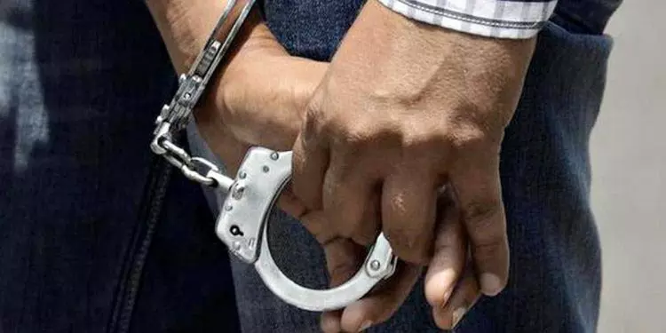 ओडिशा में छात्रा से यौन उत्पीड़न के आरोप में हेडमास्टर गिरफ्तार ओडिशा में छात्रा से यौन उत्पीड़न के आरोप में हेडमास्टर गिरफ्तार