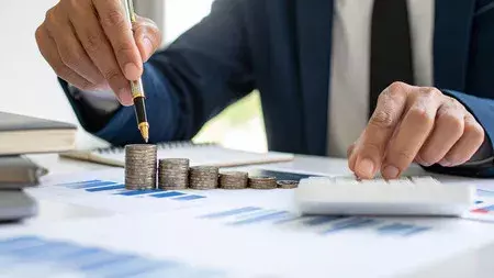 रिपोर्ट का दावा: 2027 में 9.1% की रफ्तार से बढ़ेगी भारतीयों की सैलरी रिपोर्ट का दावा: 2027 में 9.1% की रफ्तार से बढ़ेगी भारतीयों की सैलरी