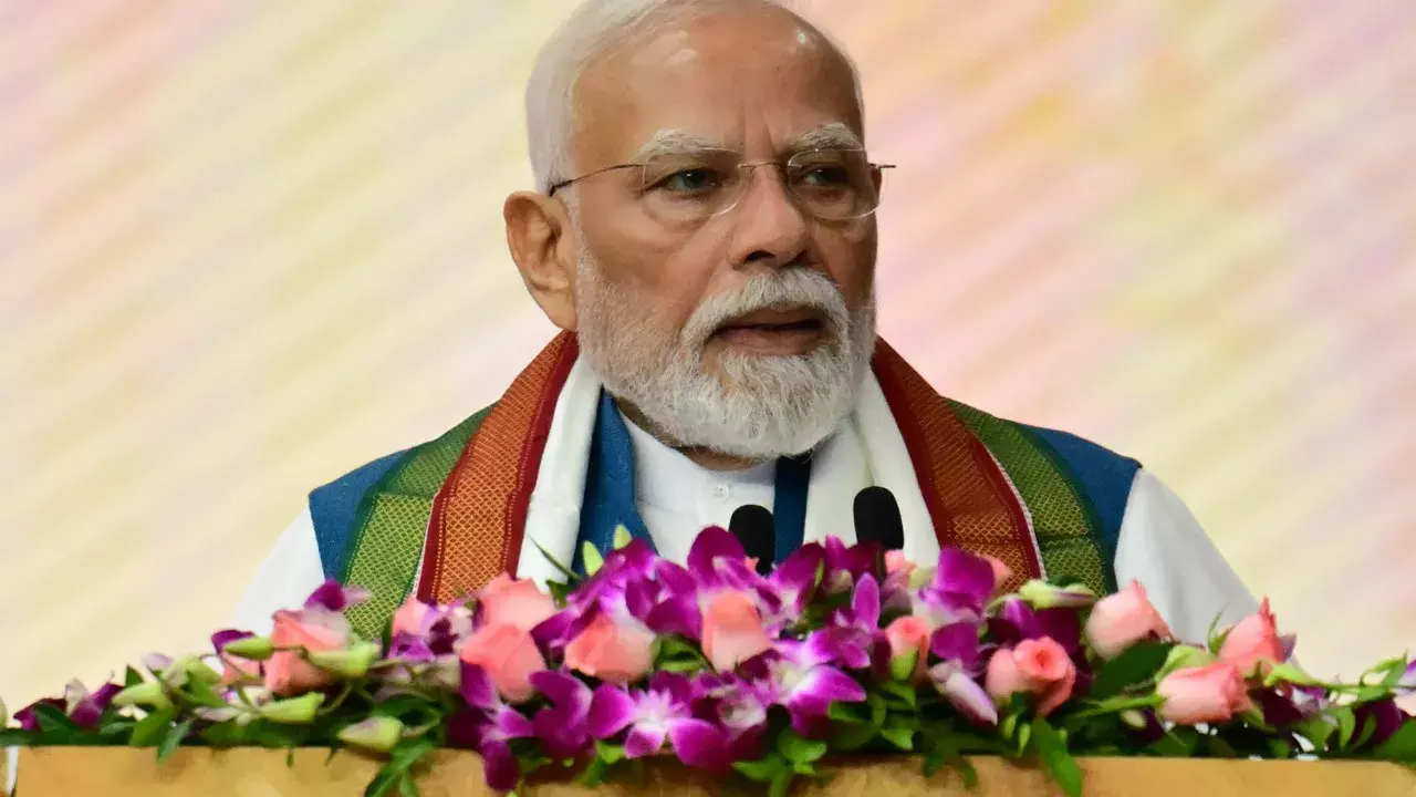 विकास की नई उड़ान: लेह में ₹3,350 करोड़ की योजनाओं का वर्चुअल उद्घाटन विकास की नई उड़ान: लेह में ₹3,350 करोड़ की योजनाओं का वर्चुअल उद्घाटन