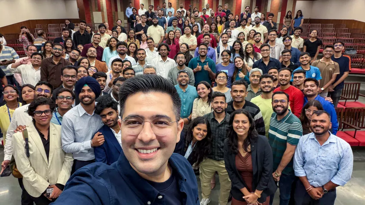 IIM अहमदाबाद में राघव चड्ढा: रेड ब्रिक समिट का हिस्सा बनकर जताई खुशी IIM अहमदाबाद में राघव चड्ढा: रेड ब्रिक समिट का हिस्सा बनकर जताई खुशी