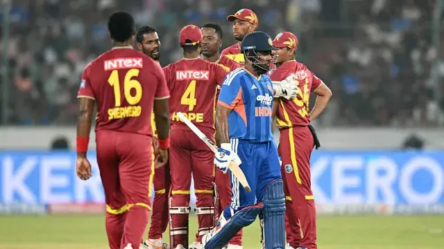 IND vs WI: कीमो पॉल का पंजा, भारत की जीत पर संकट IND vs WI: कीमो पॉल का पंजा, भारत की जीत पर संकट