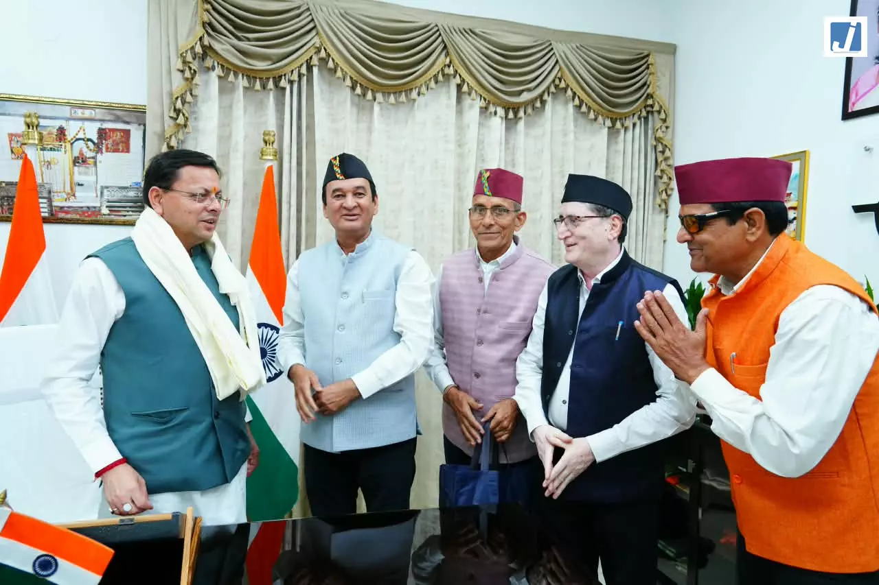 मुख्यमंत्री पुष्कर सिंह धामी से उत्तराखंड महापरिषद, लखनऊ के प्रतिनिधि भरत सिंह बिष्ट ने की भेंट मुख्यमंत्री पुष्कर सिंह धामी से उत्तराखंड महापरिषद, लखनऊ के प्रतिनिधि भरत सिंह बिष्ट ने की भेंट