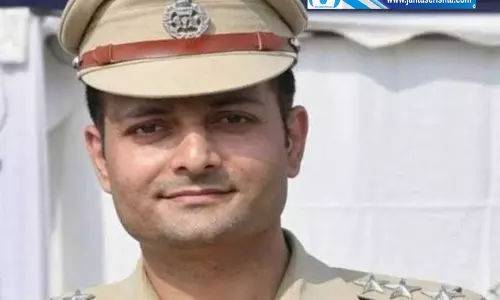 दिल्ली ACP पर यौन उत्पीड़न का आरोप, अब जातिसूचक गालियों पर FIR दिल्ली ACP पर यौन उत्पीड़न का आरोप, अब जातिसूचक गालियों पर FIR