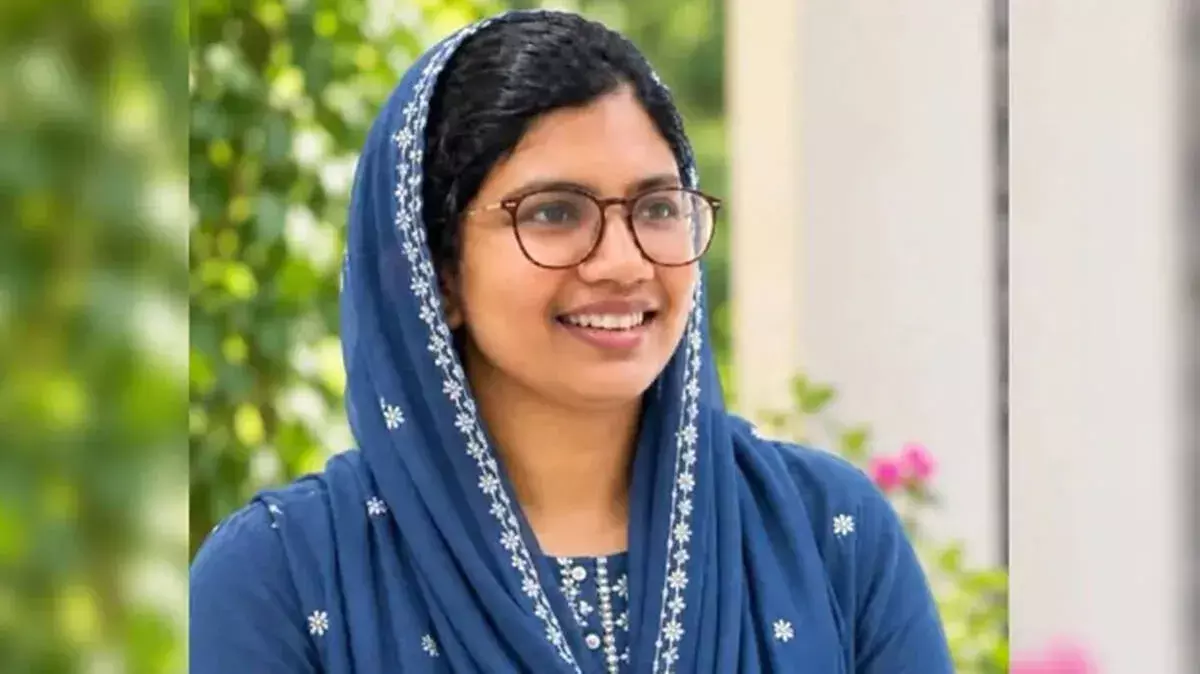 थोडुपुझा में सड़क हादसे से हड़कंप, जूनियर हेल्थ इंस्पेक्टर ने गंवाई जान