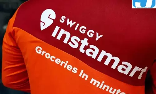 आटे से केक तक गुणवत्ता की शिकायतें, स्विगी इंस्टामार्ट के सामने ग्राहकों के सवाल