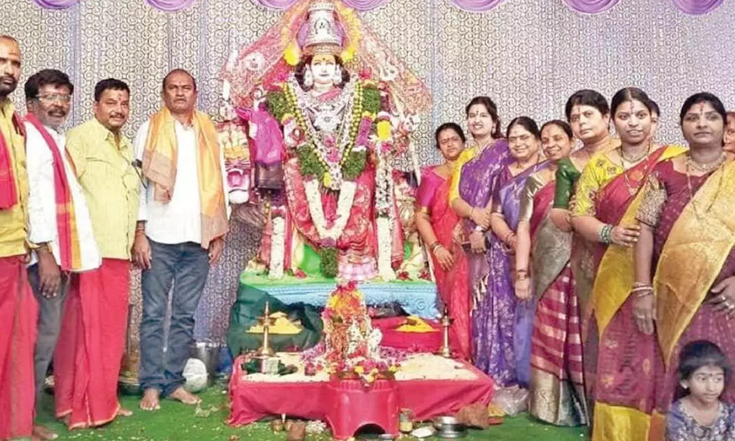 योग केंद्र में देवी के लिए विशेष प्रार्थनाएं की गईं योग केंद्र में देवी के लिए विशेष प्रार्थनाएं की गईं