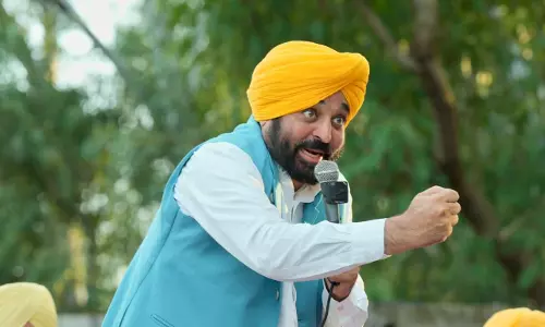 परविंदर झोटा हत्याकांड में दोषियों को सजा दिलाने का संकल्प : सीएम मान परविंदर झोटा हत्याकांड में दोषियों को सजा दिलाने का संकल्प : सीएम मान