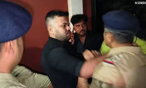 पब में पुलिस के साथ झगड़े के बाद IAS अधिकारी का तबादला पब में पुलिस के साथ झगड़े के बाद IAS अधिकारी का तबादला