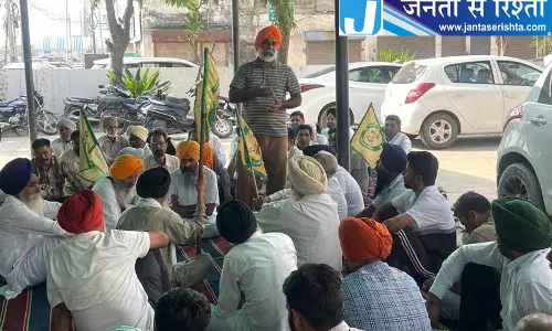 हरियाणा में धान खरीद पर विवाद, किसानों ने दी सड़क जाम की धमकी हरियाणा में धान खरीद पर विवाद, किसानों ने दी सड़क जाम की धमकी