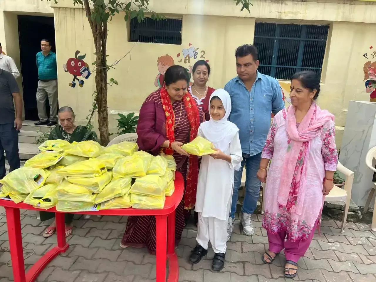जम्मू-कश्मीर में दिव्यांग बच्चों के लिए बनें आवासीय केंद्र : पूर्व मंत्री जम्मू-कश्मीर में दिव्यांग बच्चों के लिए बनें आवासीय केंद्र : पूर्व मंत्री