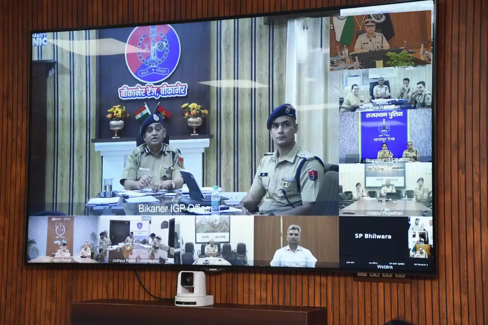 डीजीपी ने पुलिस अधिकारियों को सुरक्षा व्यवस्था मजबूत करने के निर्देश दिए