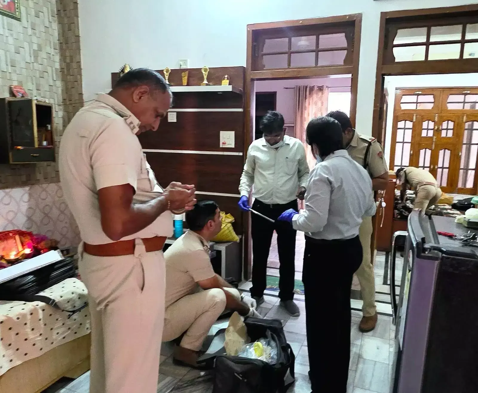 छात्र हत्याकांड में नाबालिग दोस्त के खिलाफ केस दर्ज, परिजन पहुंचे थाने