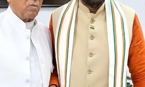 हरियाणा में किसानों के मुद्दे पर हलचल, पूर्व मंत्री ने CM सैनी के सामने रखीं मांगें हरियाणा में किसानों के मुद्दे पर हलचल, पूर्व मंत्री ने CM सैनी के सामने रखीं मांगें