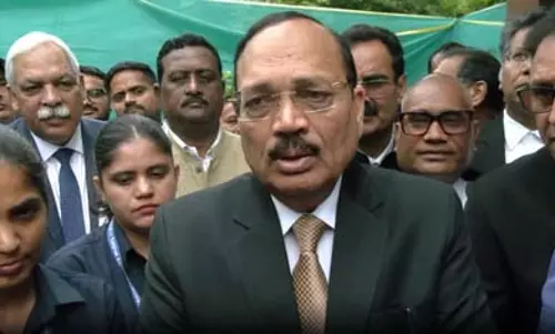 CJI सूर्यकांत ने सुप्रीम कोर्ट परिसर में किया डीजीएचएस का उद्घाटन, दिल्ली सरकार का जताया आभार CJI सूर्यकांत ने सुप्रीम कोर्ट परिसर में किया डीजीएचएस का उद्घाटन, दिल्ली सरकार का जताया आभार