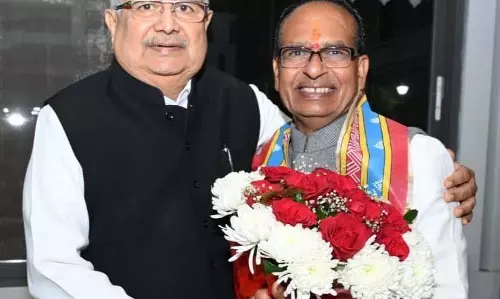 केंद्रीय मंत्री शिवराज सिंह चौहान ने डॉ. रमन सिंह को दी जन्मदिन की बधाई