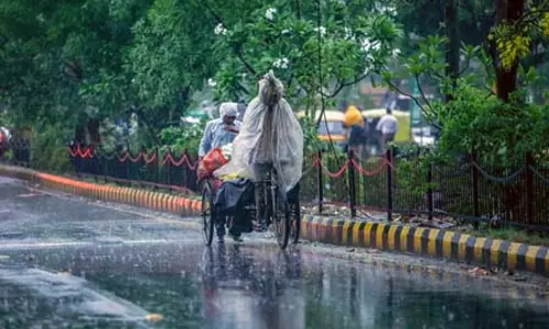 दिल्ली-एनसीआर में झमाझम बारिश, आईएमडी ने जारी किया ऑरेंज अलर्ट