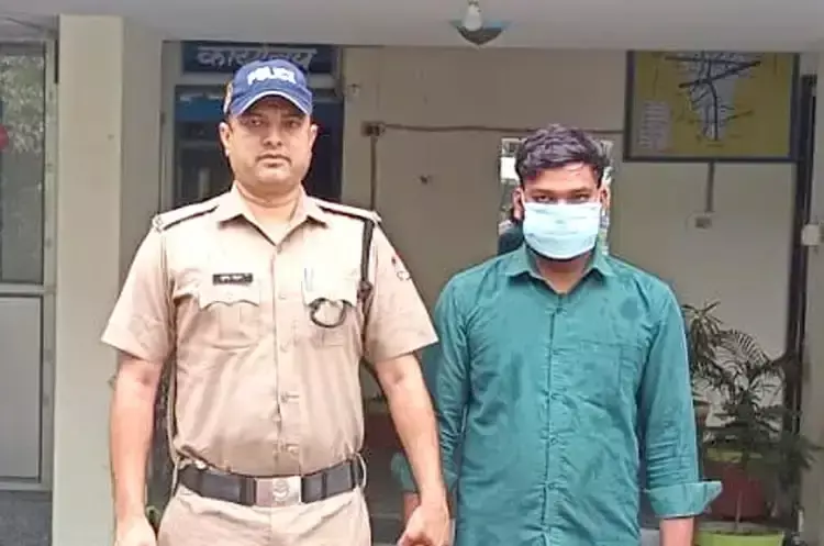 अश्लील वीडियो वायरल करने की धमकी का मामला, ब्लैकमेलिंग का आरोपित गिरफ्तार अश्लील वीडियो वायरल करने की धमकी का मामला, ब्लैकमेलिंग का आरोपित गिरफ्तार