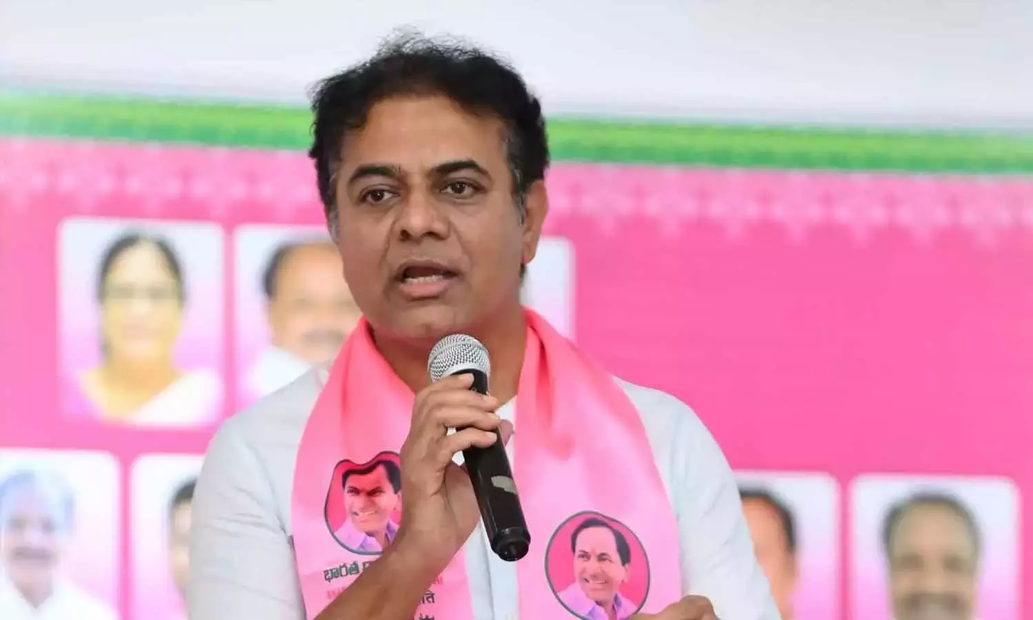 Telangana: केटीआर ने मोदी, रेवंत पर सिंगरेनी के निजीकरण की साजिश रचने का आरोप लगाया Telangana: केटीआर ने मोदी, रेवंत पर सिंगरेनी के निजीकरण की साजिश रचने का आरोप लगाया