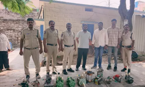 पानी की चोरी पर शिकंजा: कुकटपल्ली से 12 अवैध मोटरें जब्त
