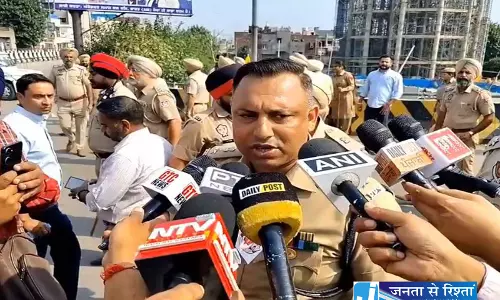 पंजाब में हत्या के विरोध में बड़ा प्रदर्शन पुलिस ने जाम से निकालीं 3 एम्बुलेंस