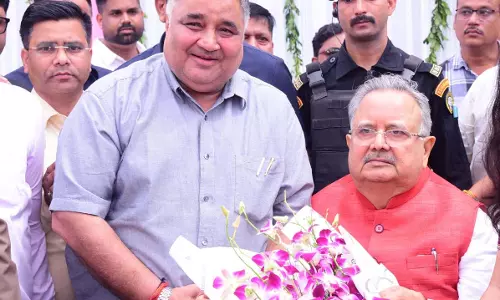 विधानसभा अध्यक्ष डॉ. रमन सिंह को जन्मदिन की बधाई देने पहुंचे पर्यटन मंत्री राजेश अग्रवाल विधानसभा अध्यक्ष डॉ. रमन सिंह को जन्मदिन की बधाई देने पहुंचे पर्यटन मंत्री राजेश अग्रवाल