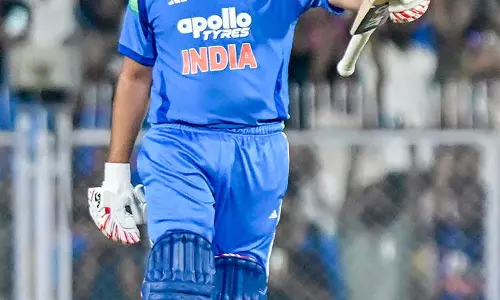 हजारों फैंस के शोर में भी कैसे शांत रहते हैं रोहित शर्मा हिटमैन ने खोला राज हजारों फैंस के शोर में भी कैसे शांत रहते हैं रोहित शर्मा हिटमैन ने खोला राज
