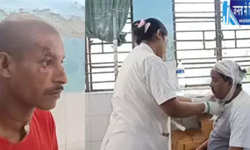 बेटी के सामने पिता की पीट-पीटकर हत्या बेटी के सामने पिता की पीट-पीटकर हत्या