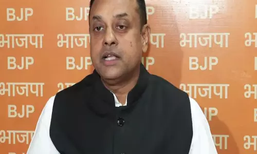 SIR विरोध प्रदर्शन पर सियासत तेज संबित पात्रा ने कांग्रेस पर साधा निशाना SIR विरोध प्रदर्शन पर सियासत तेज संबित पात्रा ने कांग्रेस पर साधा निशाना