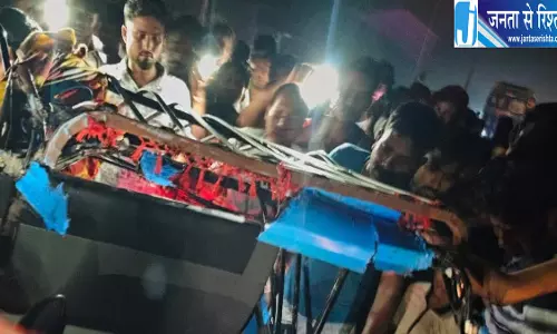 साहिबगंज में भीषण सड़क हादसा, 3 की मौत साहिबगंज में भीषण सड़क हादसा, 3 की मौत