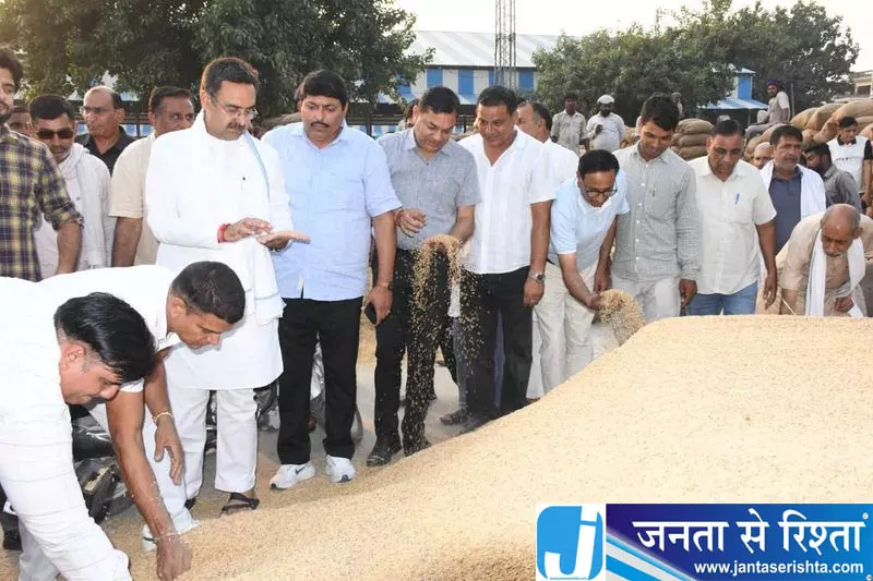 राइस मिलर्स के लिए नई शर्त, 80% कस्टम-मिल्ड चावल देना जरूरी राइस मिलर्स के लिए नई शर्त, 80% कस्टम-मिल्ड चावल देना जरूरी