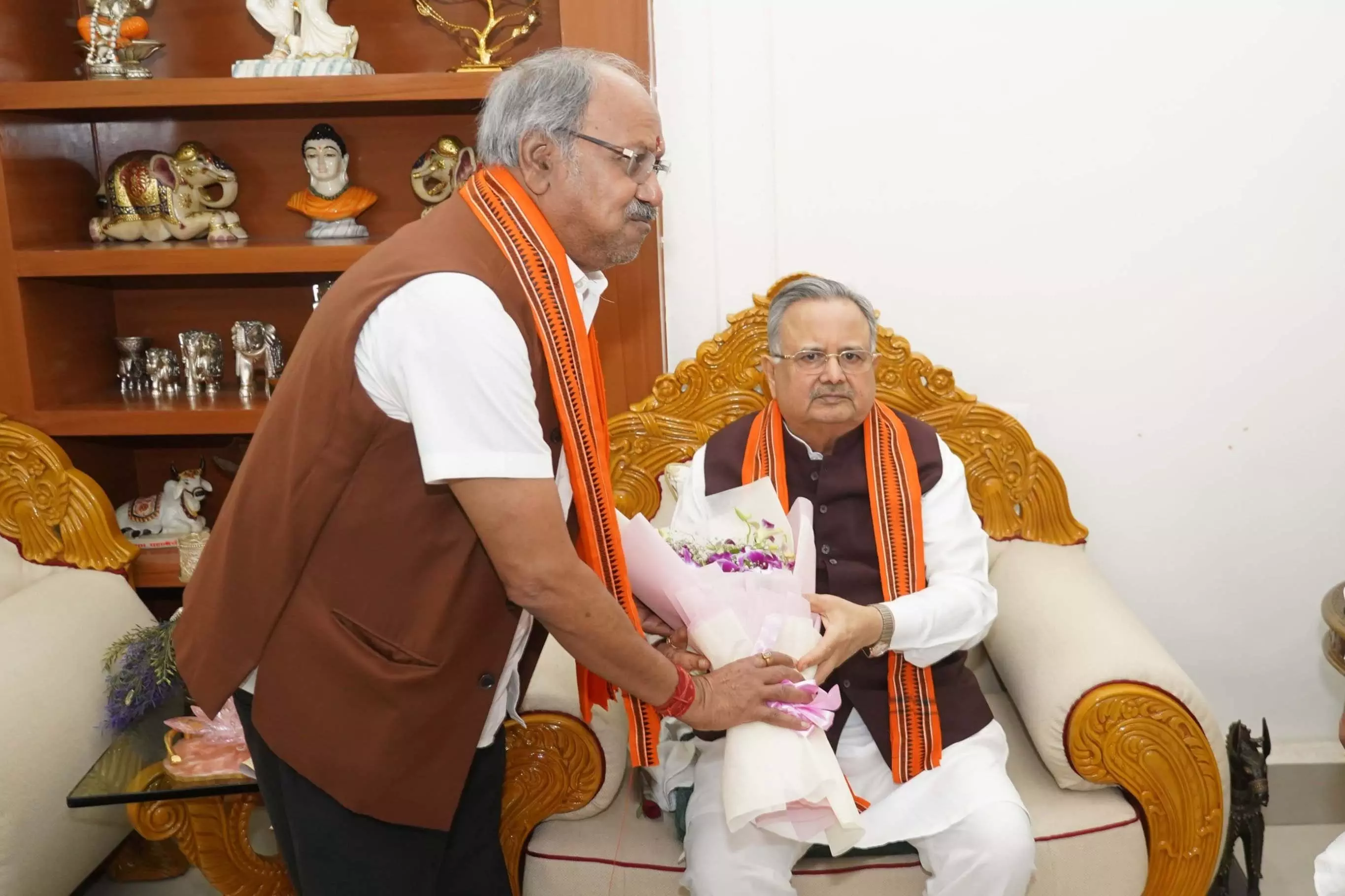 डॉ. रमन सिंह को बृजमोहन अग्रवाल ने दी जन्मदिन की बधाई डॉ. रमन सिंह को बृजमोहन अग्रवाल ने दी जन्मदिन की बधाई