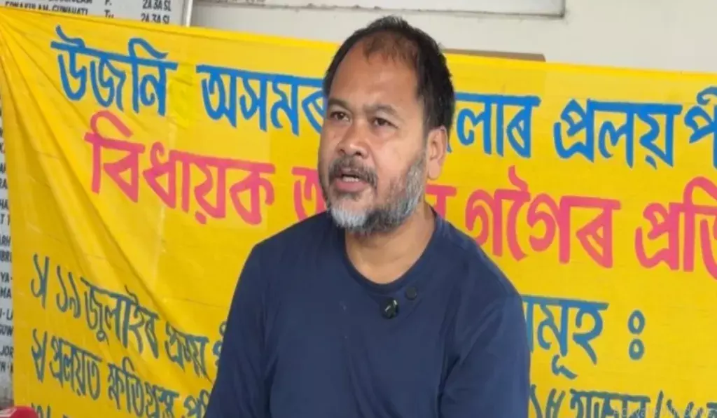 असम बाढ़ राहत: सरकार के आश्वासन पर गोगोई ने सत्याग्रह वापस लिया असम बाढ़ राहत: सरकार के आश्वासन पर गोगोई ने सत्याग्रह वापस लिया
