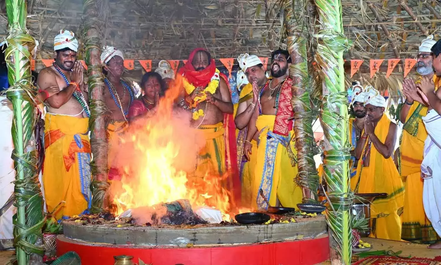 Andhra: धार्मिक उत्साह श्री चक्र महा यज्ञ का प्रतीक है Andhra: धार्मिक उत्साह श्री चक्र महा यज्ञ का प्रतीक है