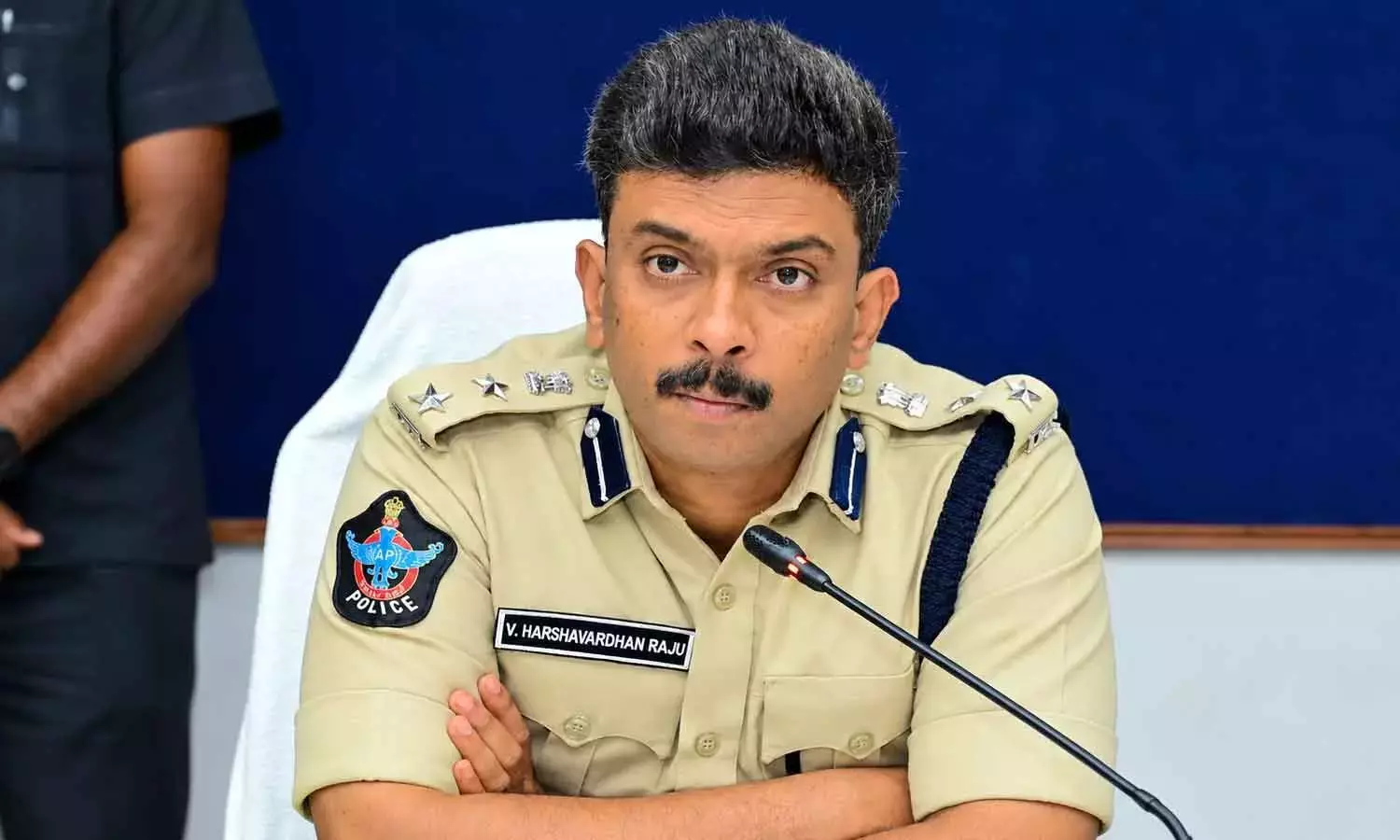 Andhra: विदेशियों का विवरण देना अनिवार्य Andhra: विदेशियों का विवरण देना अनिवार्य