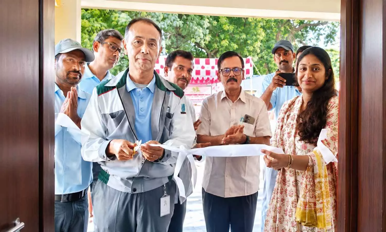 Andhra: श्री सिटी स्थित एनएस इंस्ट्रूमेंट्स ने लड़कों के छात्रावास के कमरों का उद्घाटन किया Andhra: श्री सिटी स्थित एनएस इंस्ट्रूमेंट्स ने लड़कों के छात्रावास के कमरों का उद्घाटन किया