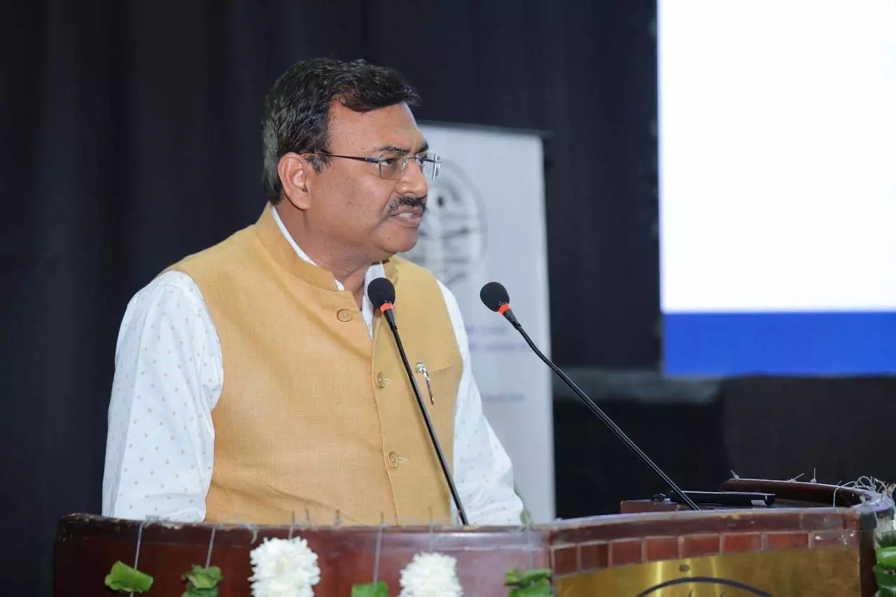 हिमालयी क्षेत्रों की चुनौतियों के समाधान में एआई की महत्वपूर्ण भूमिकाः मुख्य सचिव आनन्द बर्द्धन हिमालयी क्षेत्रों की चुनौतियों के समाधान में एआई की महत्वपूर्ण भूमिकाः मुख्य सचिव आनन्द बर्द्धन
