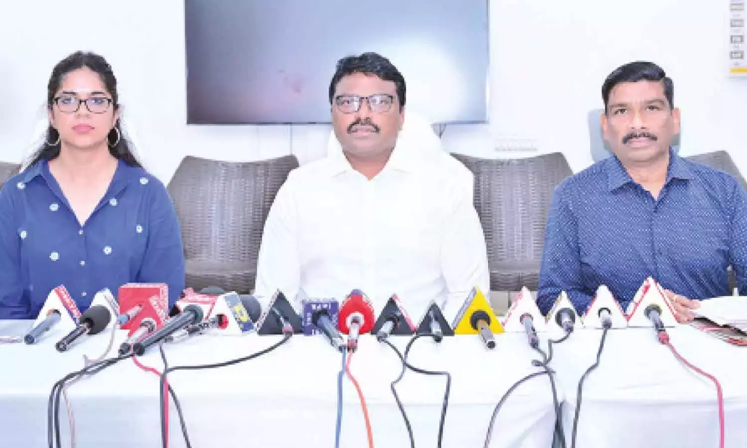 Andhra: स्थानीय निकाय चुनावों के लिए एमसीसी लागू हो गया है Andhra: स्थानीय निकाय चुनावों के लिए एमसीसी लागू हो गया है