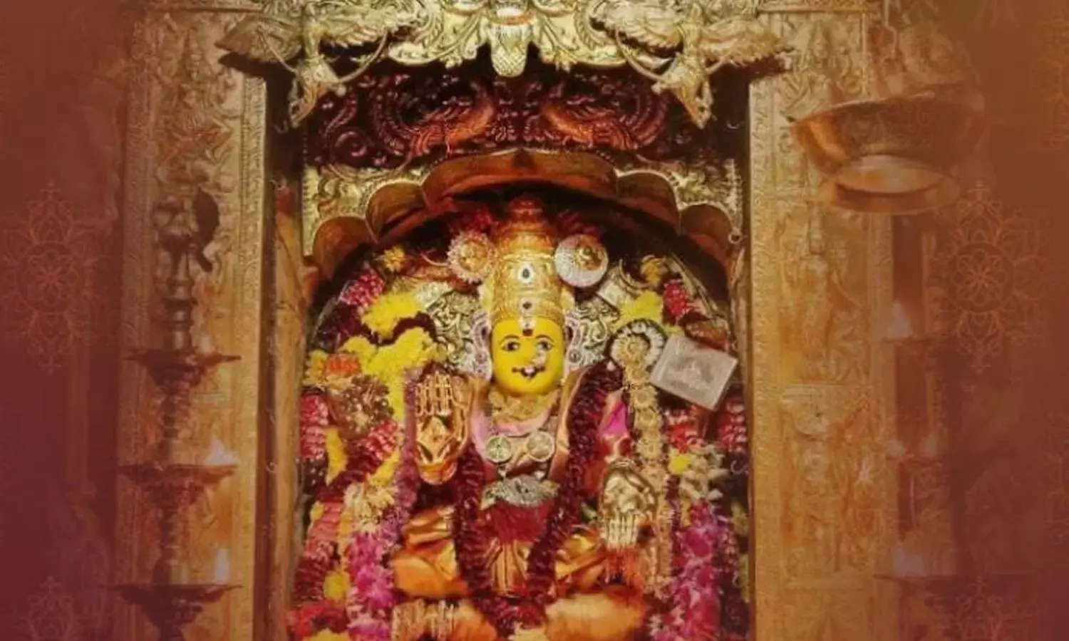 Andhra: देवी दुर्गा इंद्रकीलादेई में श्री ललिता त्रिपुर सुंदरी के रूप में प्रकट होती हैं Andhra: देवी दुर्गा इंद्रकीलादेई में श्री ललिता त्रिपुर सुंदरी के रूप में प्रकट होती हैं